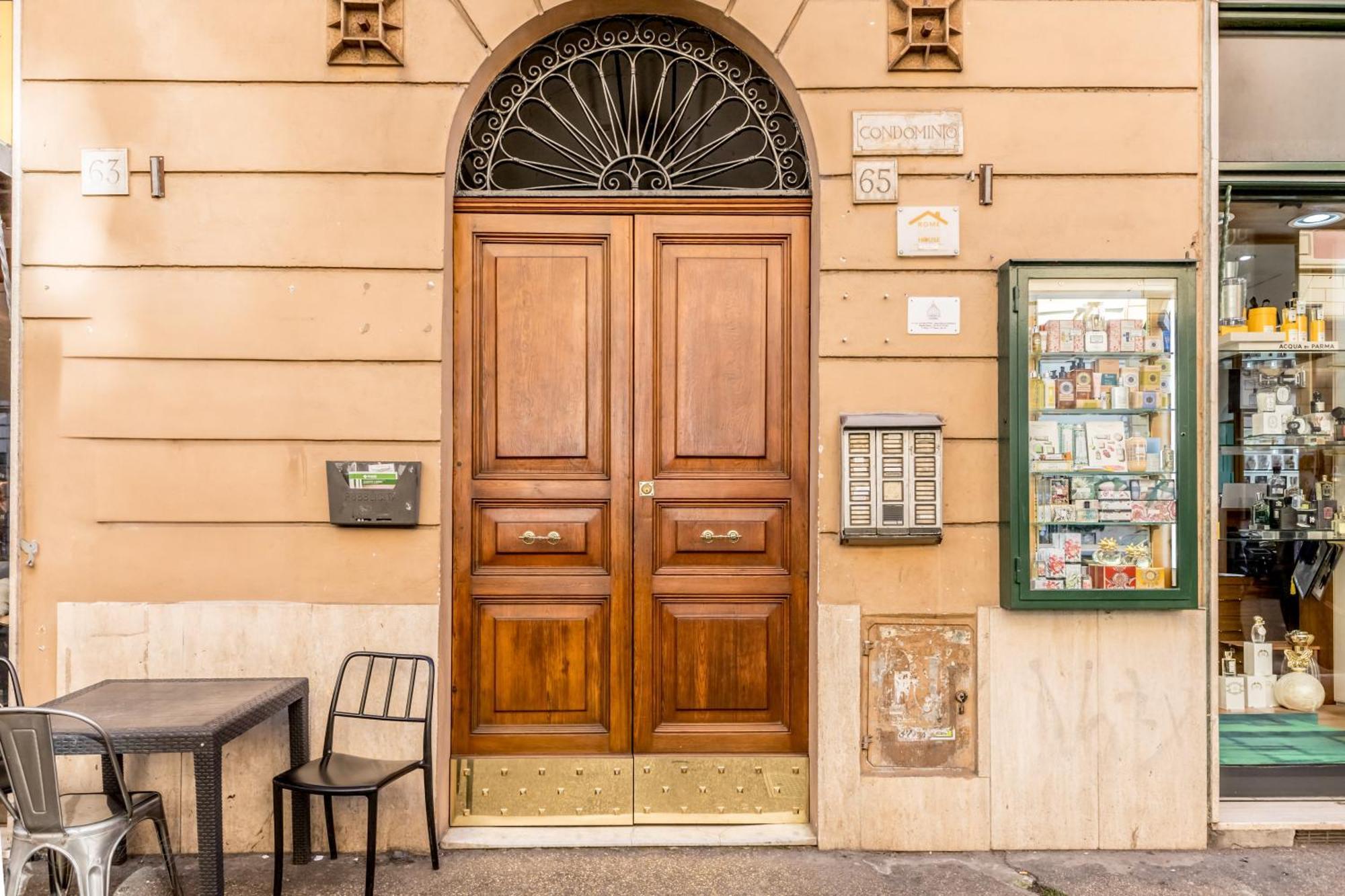 Cozy - Newly Renovated Near Vatican Apartment